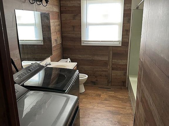 4th image of 70 Southland Dr