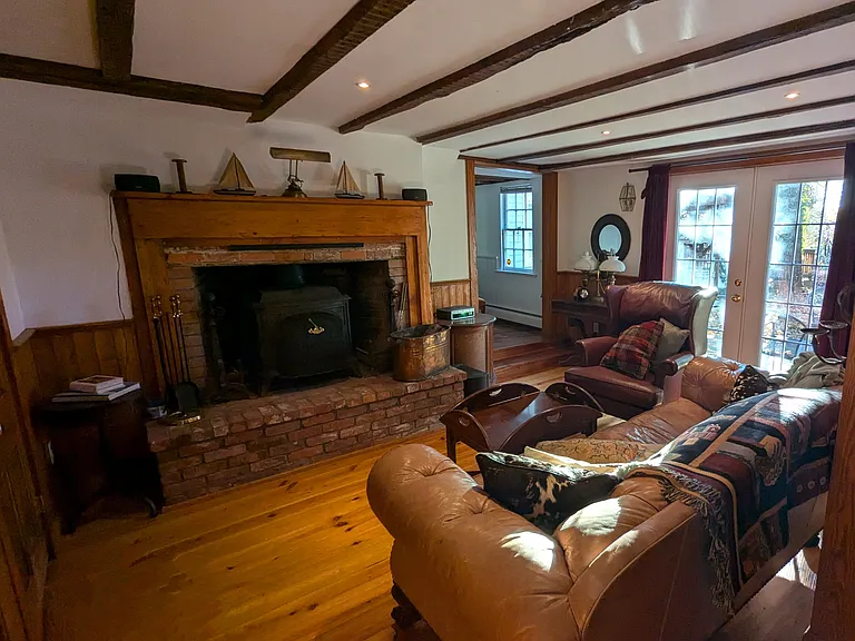 49 Hollow Tree Ridge Rd — Photo 2