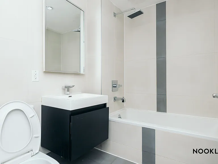 72 Maujer St #1A — Photo 8