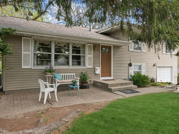 8817 Morris Rd, Bloomington, MN 55437