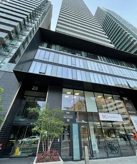 28 Wellesley St E #2905 — Photo 1