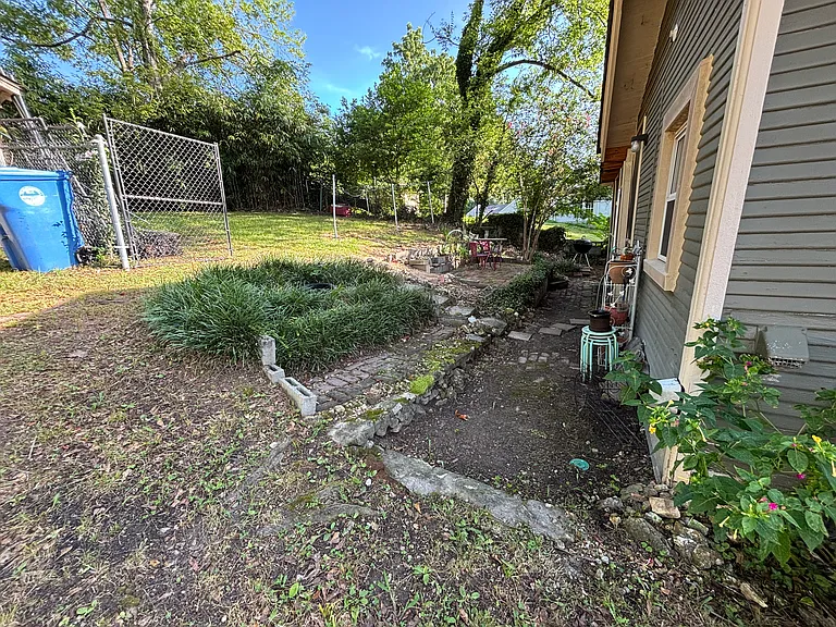 Hemphill Ave — Photo 18
