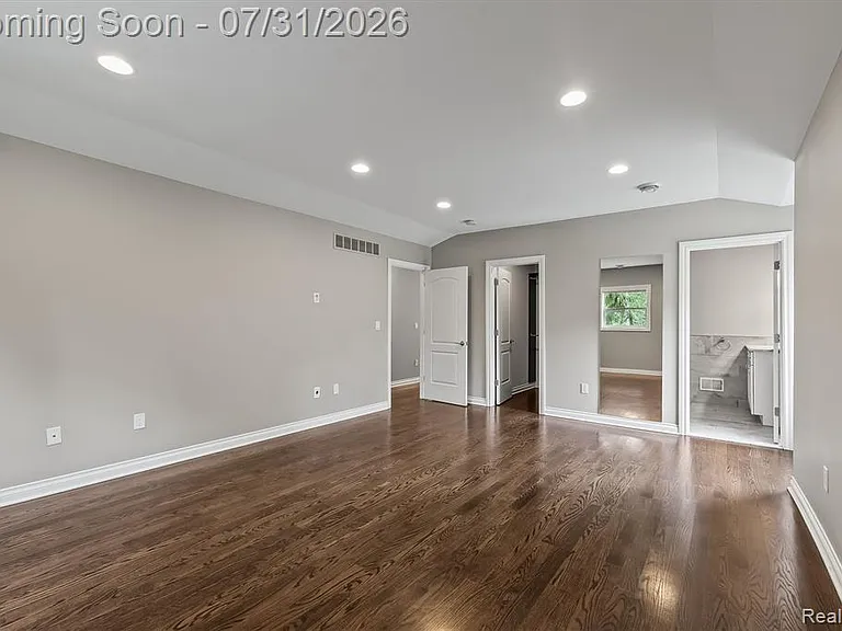 1592 Lone Pine Rd — Photo 25