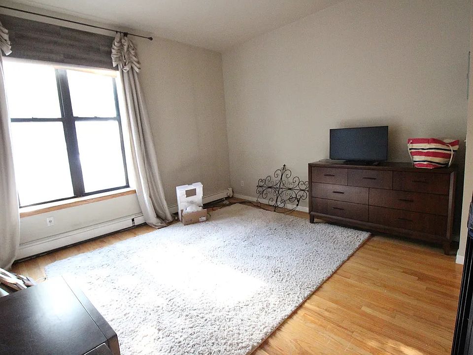 2nd image of 258 W 91st St #5F