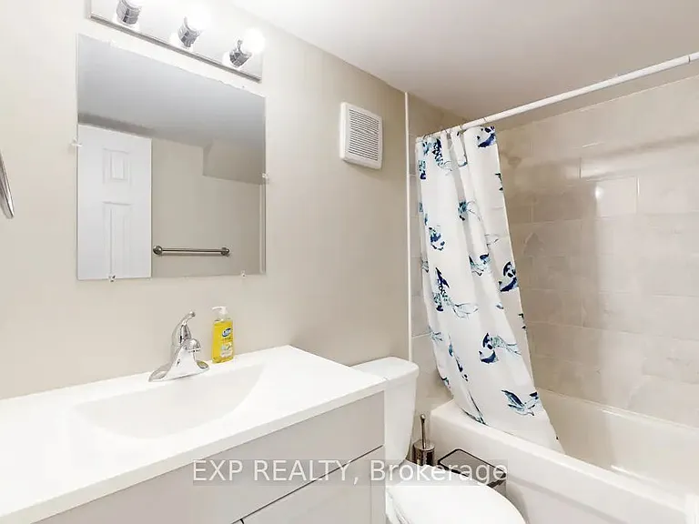 967 Wright Dr #LOWER — Photo 7
