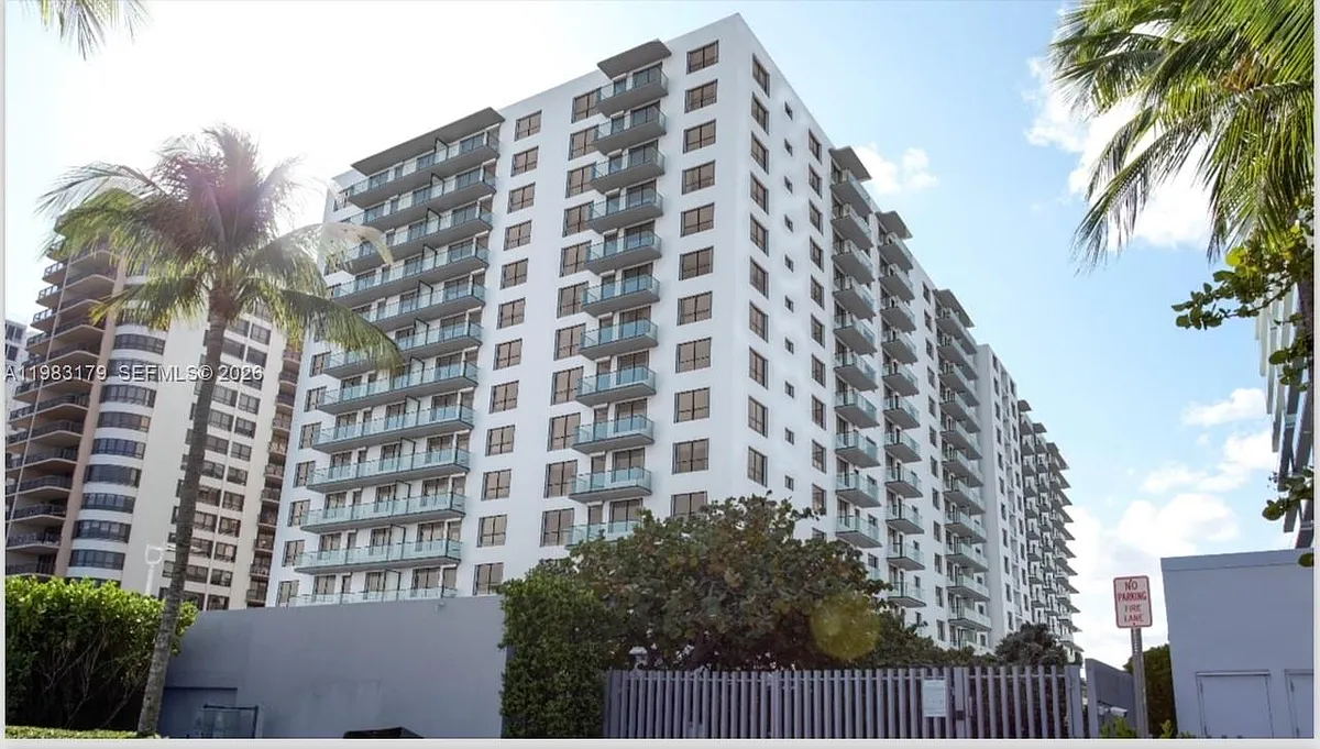 Building Photo - 10185 Collins Ave #606