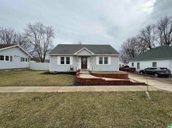 119 W Maple St, Lawton, IA 51030
