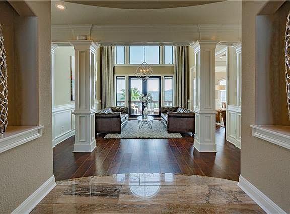 4th image of 204 Aria Dr
