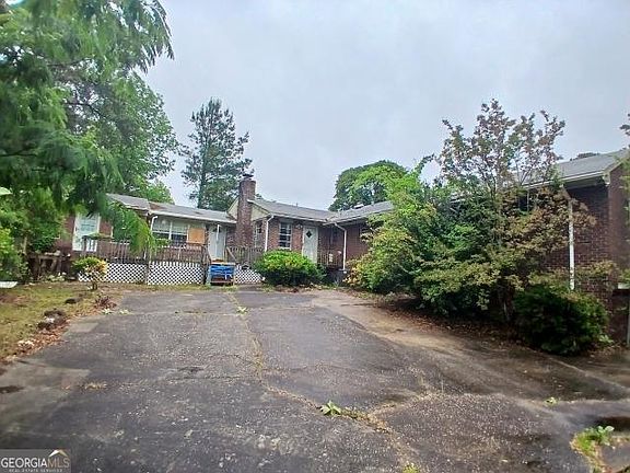 3rd image of 2107 Burnside Dr