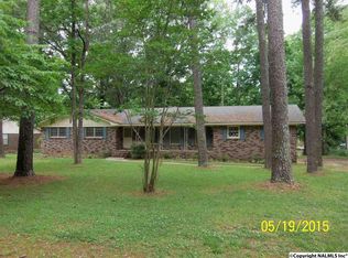 2036 Walker Dr, Hokes Bluff, AL 35903