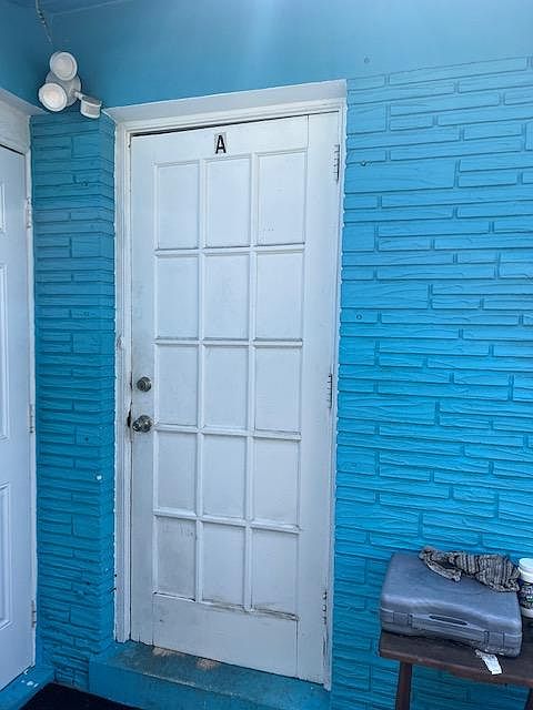 1st image of 80 NE 48th St #C