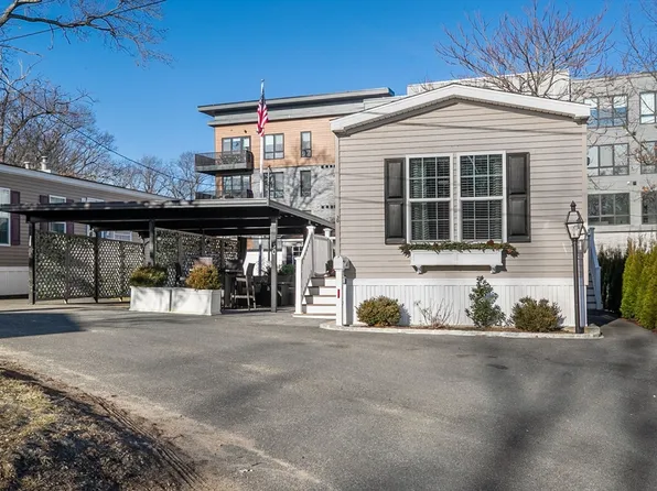 30 Stella Dr, Weymouth, MA 02188
