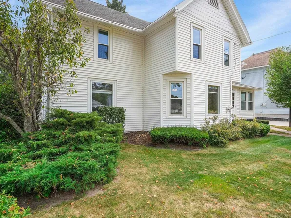 136 N Beebe St, Marshall, WI 53559