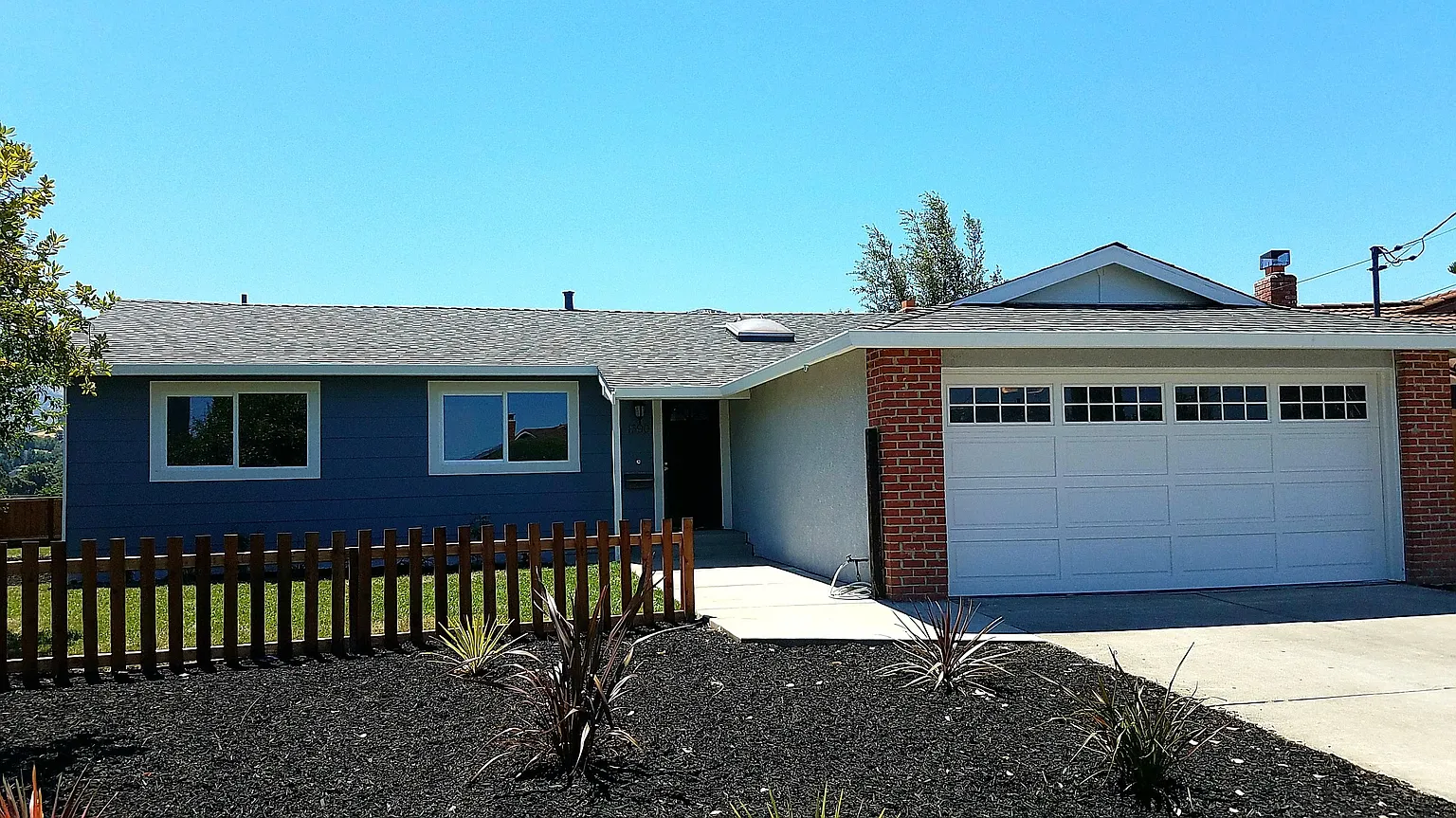 1390 Kansas Cir photo 1