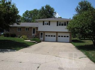 700 E Cherry Pl, Mount Pleasant, IA 52641