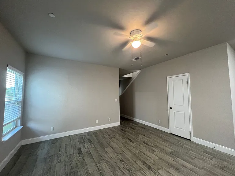 7417 Savannah Brks — Photo 6