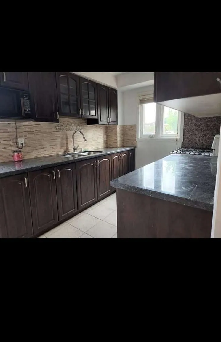 3 bed, $2,900 — Photo 2