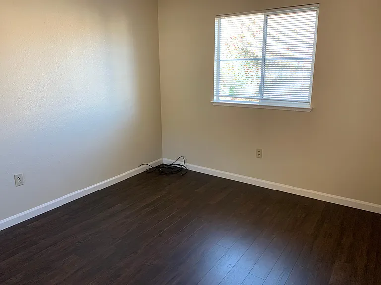 1123 Vista Pointe Cir — Photo 9