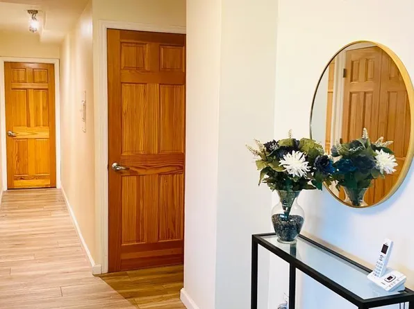 225 Saint Pauls Avenue image 7 of 13