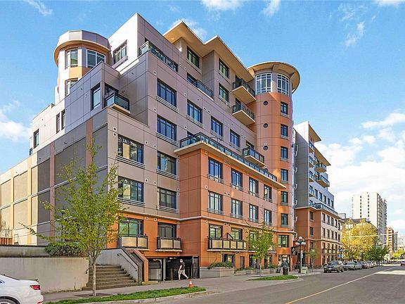 4th image of 1029 View St #330