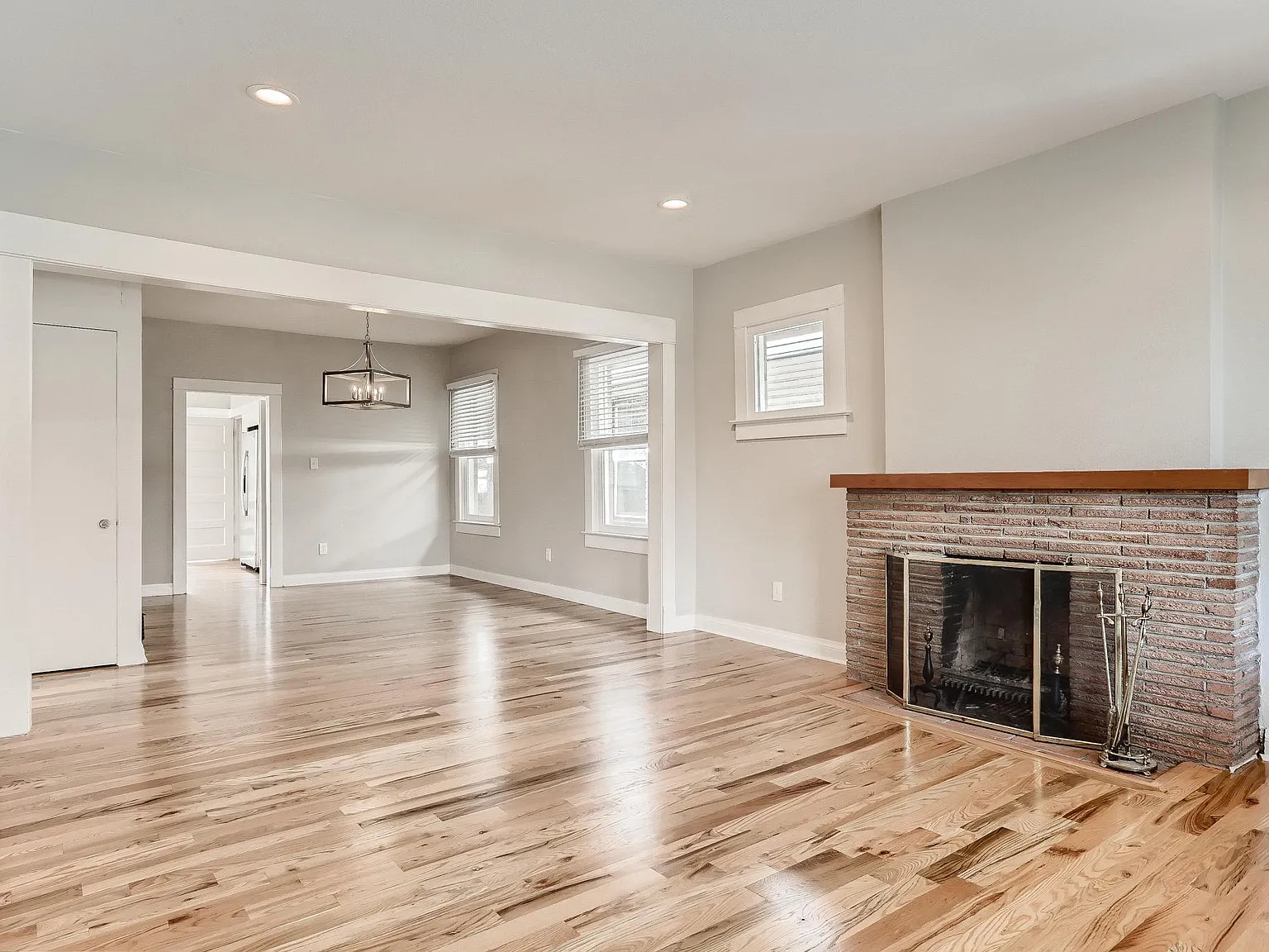 3 bed, 2302 sqft, $3,750 — Photo 4