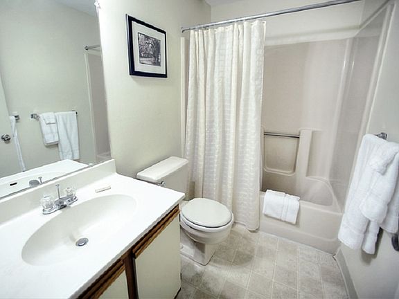 Spacious Bathroom