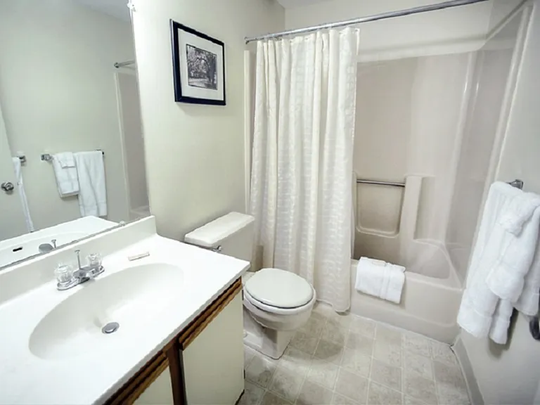 Spacious Bathroom