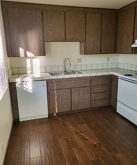 Siesta Village Apartments — Photo 3