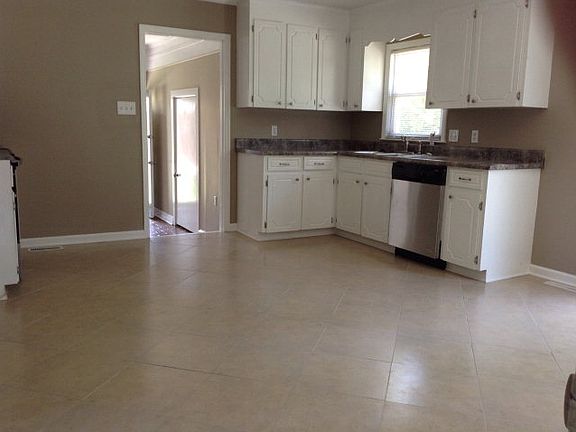 4th image of 130 Allison Dr