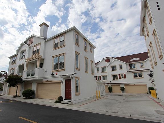 2nd image of 765 Harbor Cliff Way Unit 123