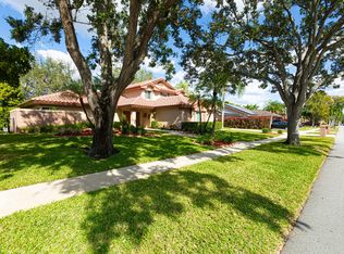 19921 NW 4th St, Hollywood, FL 33029