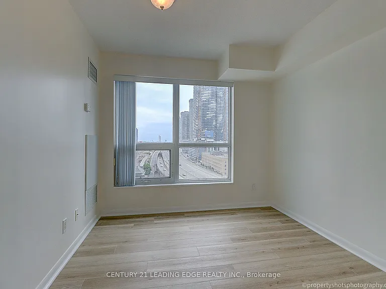 18 Yonge St #1305 — Photo 13