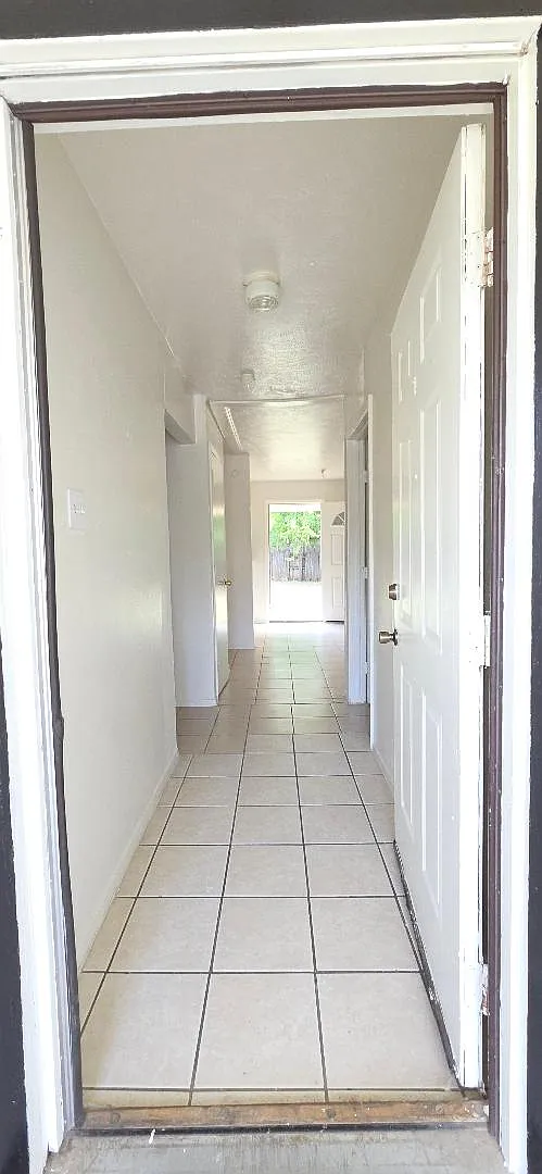 4 bed, 1750 sqft, $2,000 — Photo 3