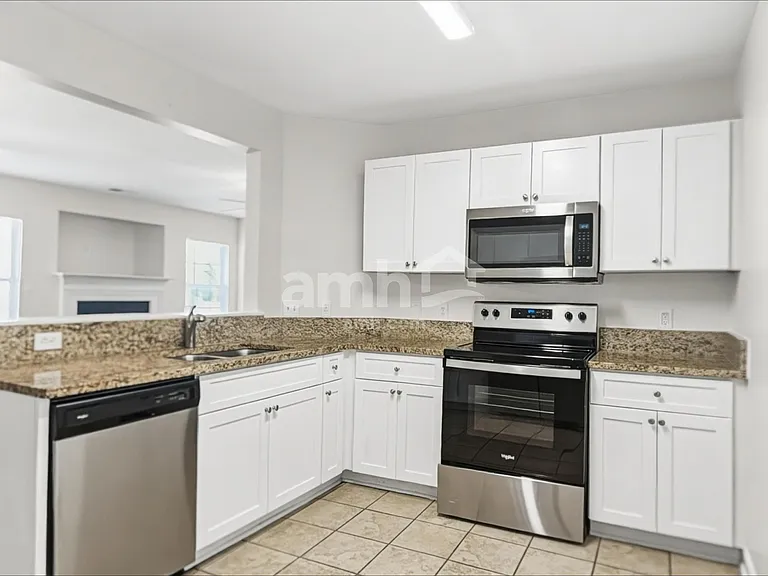 921 Sundance Dr — Photo 4