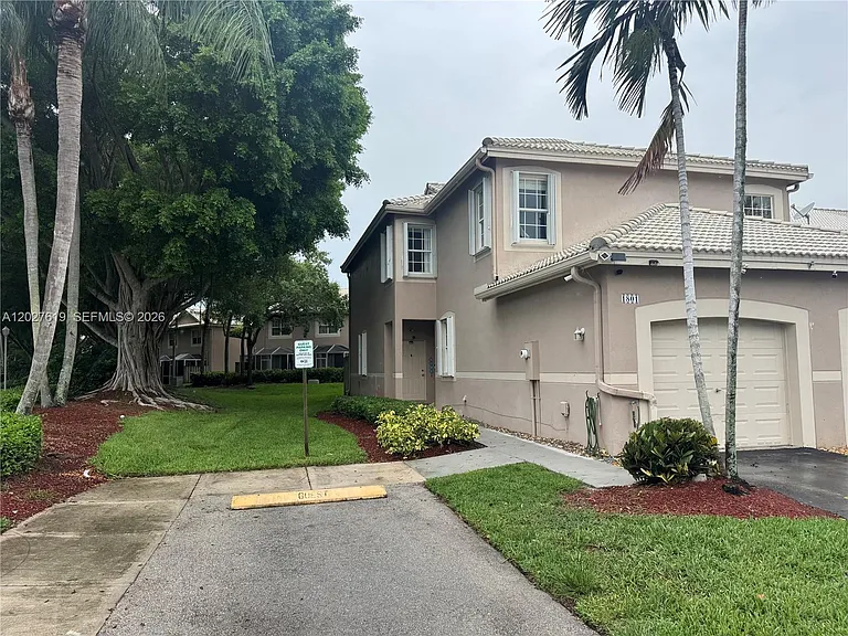 1801 Salerno Cir #1801 — Photo 1
