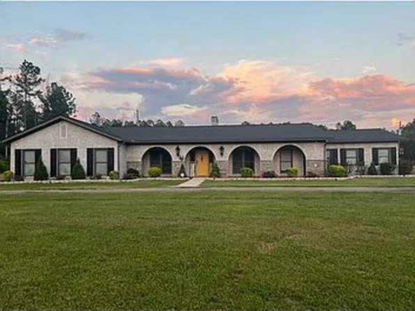 1100 Hillsboro St, Forest, MS 39074