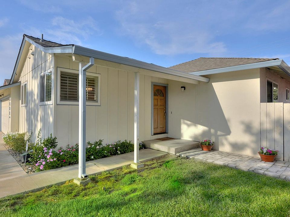 1st image of 5498 Clovercrest Dr