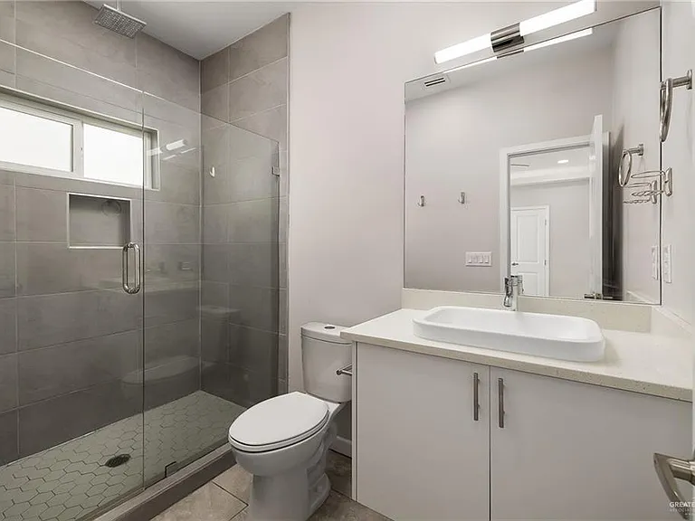 3802 N Robin Ave #3 — Photo 9