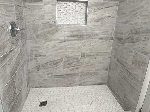 3rd image of 4770 Cocoanut Dr