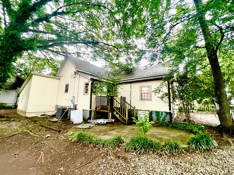 895 Oconee St — Photo 11