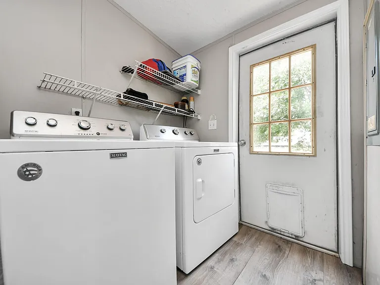 18303 James Rd — Photo 25