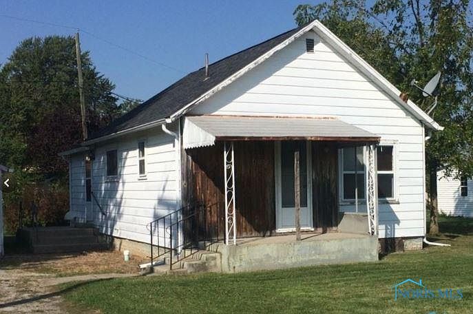 1st image of 400 Oak St