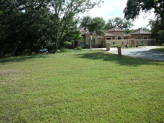 4th image of 9200 Marymont Park
