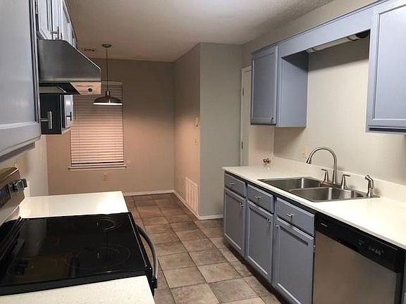 5th image of 3006 NE 12th St