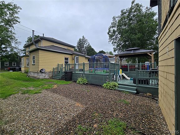 2nd image of 21 Grove St