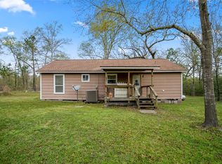 39 Grace Ln, Huntsville, TX 77320