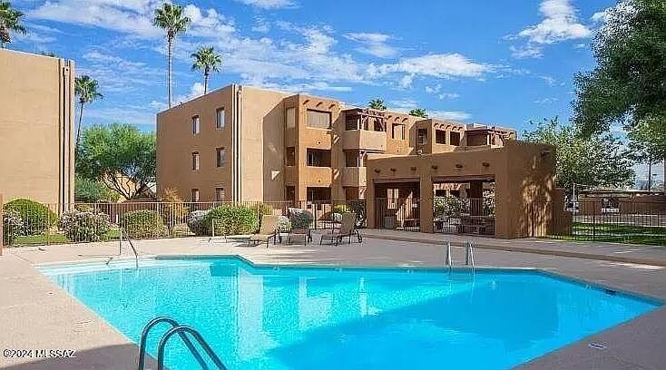 1st image of 1810 E Blacklidge Dr APT 501