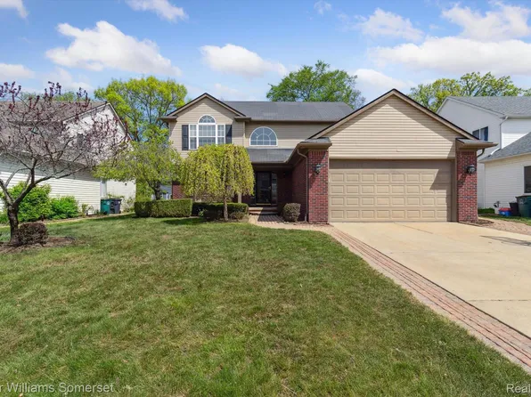 1339 Hartland Dr, Troy, MI 48083