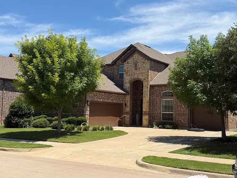 254 Ashlawn Dr — Photo 2