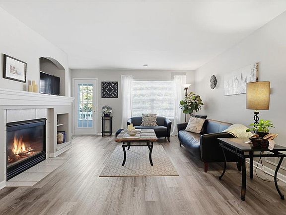 4th image of 5206 Aspen Way